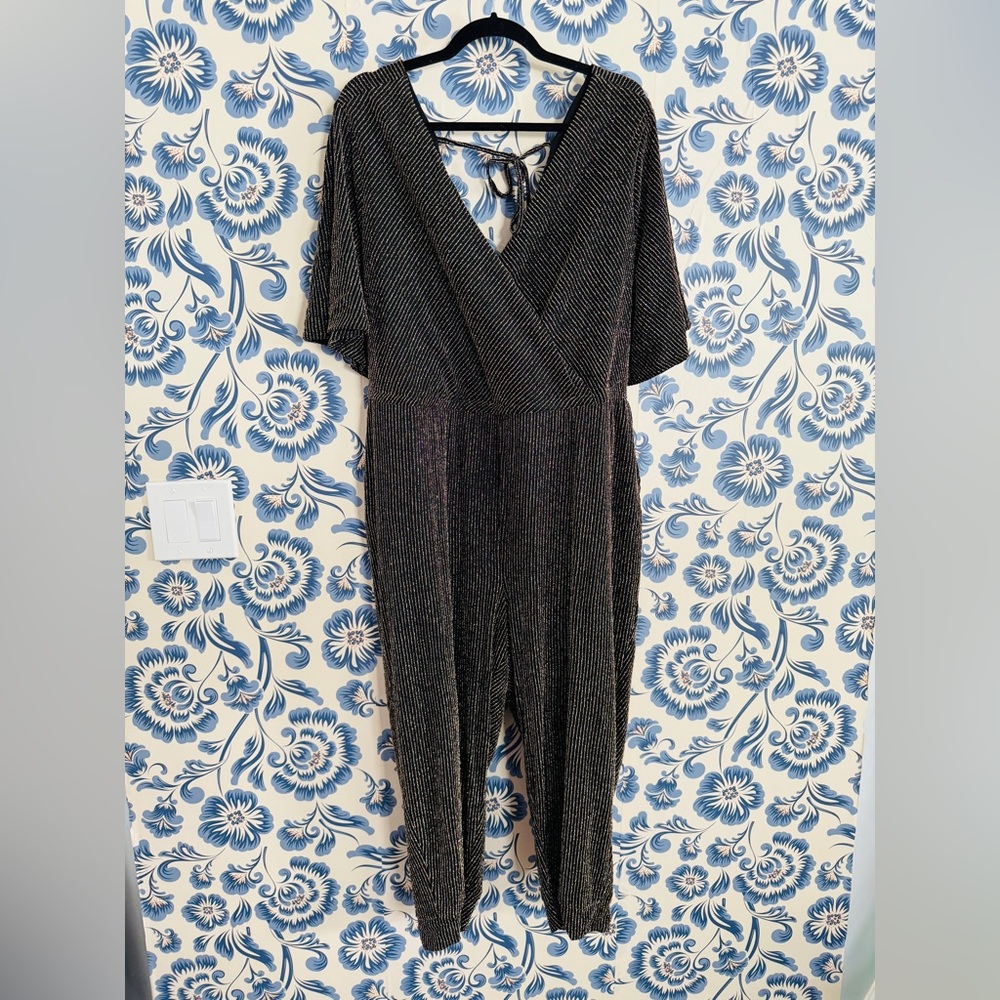 NWOT Flattering Torrid Stretchy Jumpsuit 3X